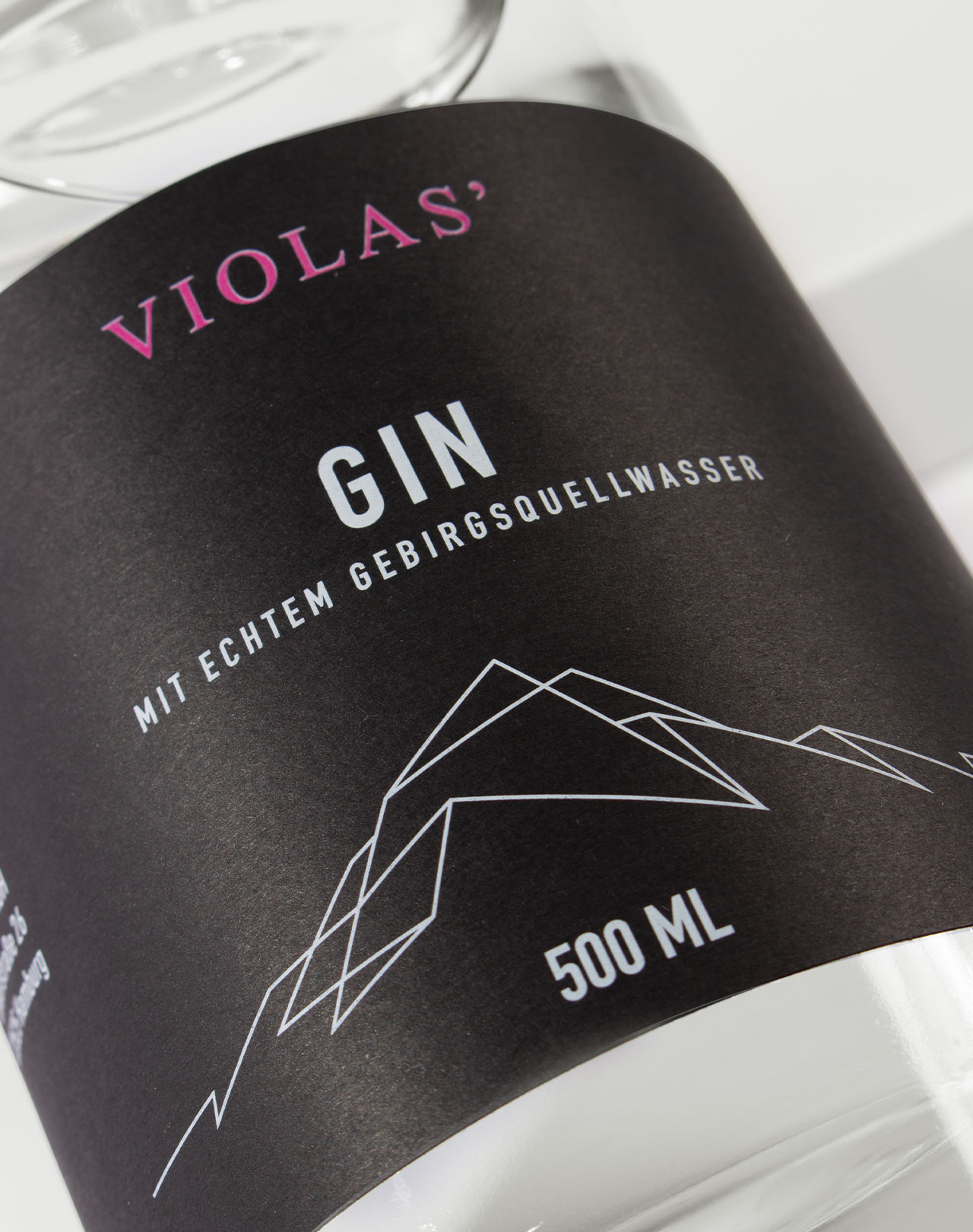 VIOLAS’ Gin