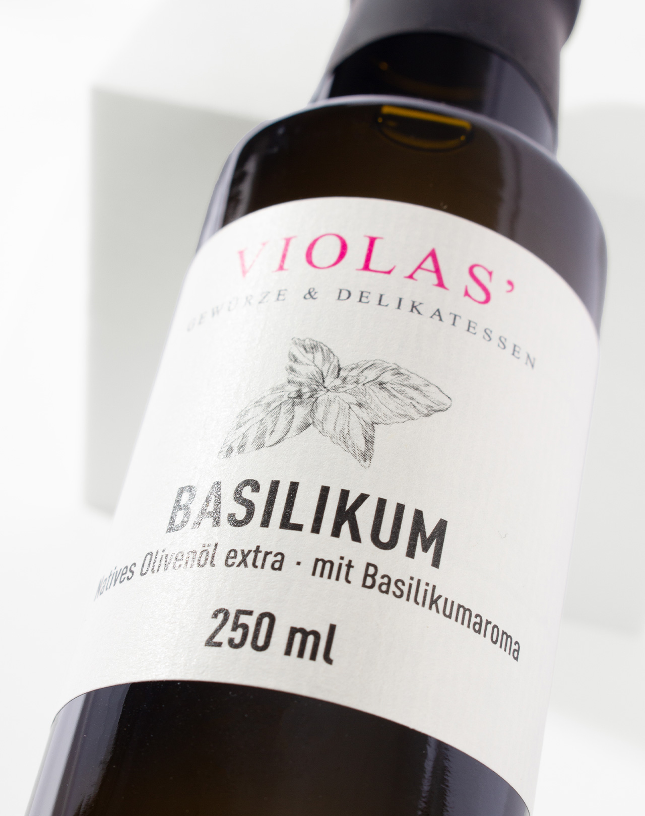 VIOLAS’ Olivenöl »Basilikum« VIOLAS’ Olivenöl »Basilikum«